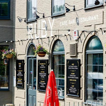 Oyo Ruby Pub & Hotel Okręg wyborczy Hove Zewnętrze zdjęcie