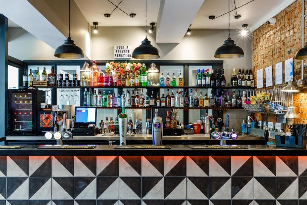 Oyo Ruby Pub & Hotel Okręg wyborczy Hove Zewnętrze zdjęcie